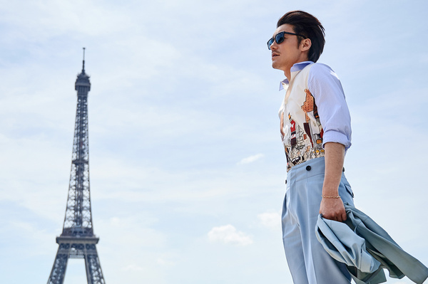 胡兵出席Balmain2020年春夏系列男装发布会.jpg