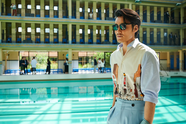 胡兵出席Balmain2020年春夏系列男装发布会4.jpg